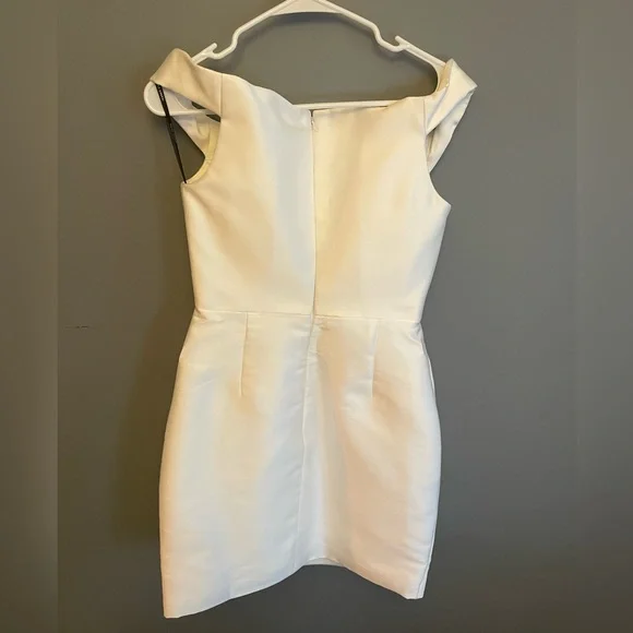 NWT SOLACE LONDON Mini Dress - Picture 2 of 3